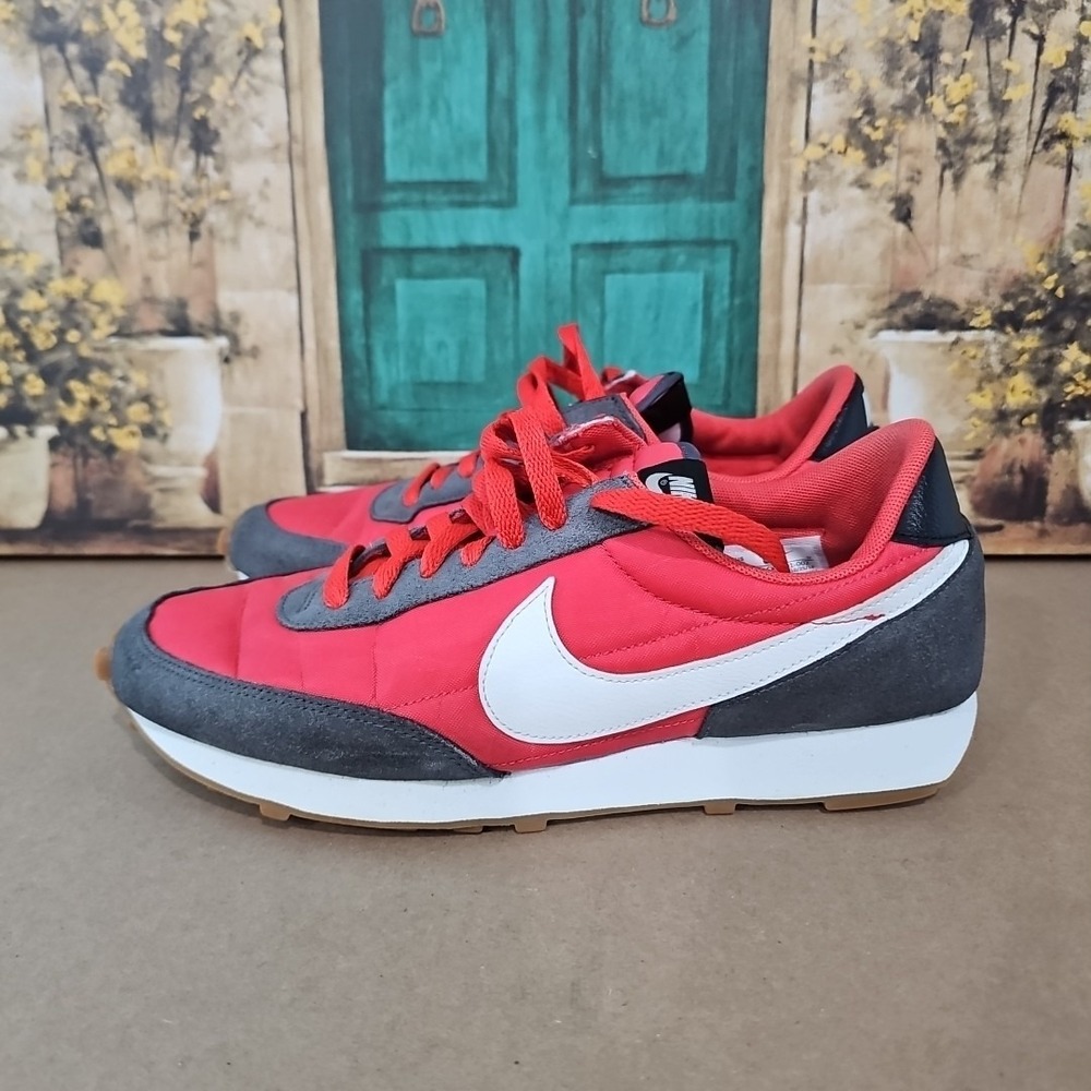 Nike Women's Daybreak Pale Iron Grey/Track Red CK2351 002 US Size 10